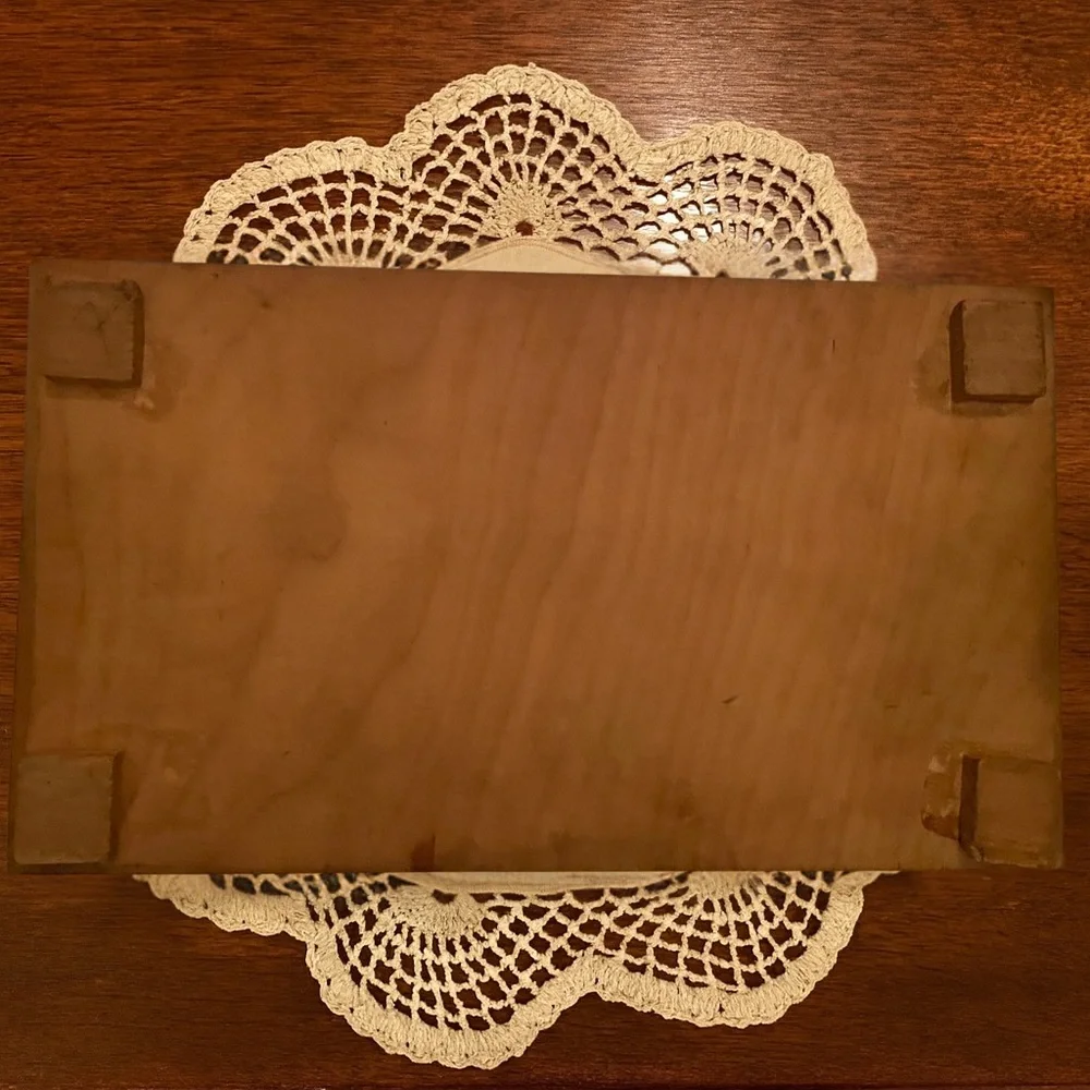 Vintage Solid Wood Carved Bow Candy Jewelry Box Dovetail Mirror Red Felt Lined - Picture 7 of 10